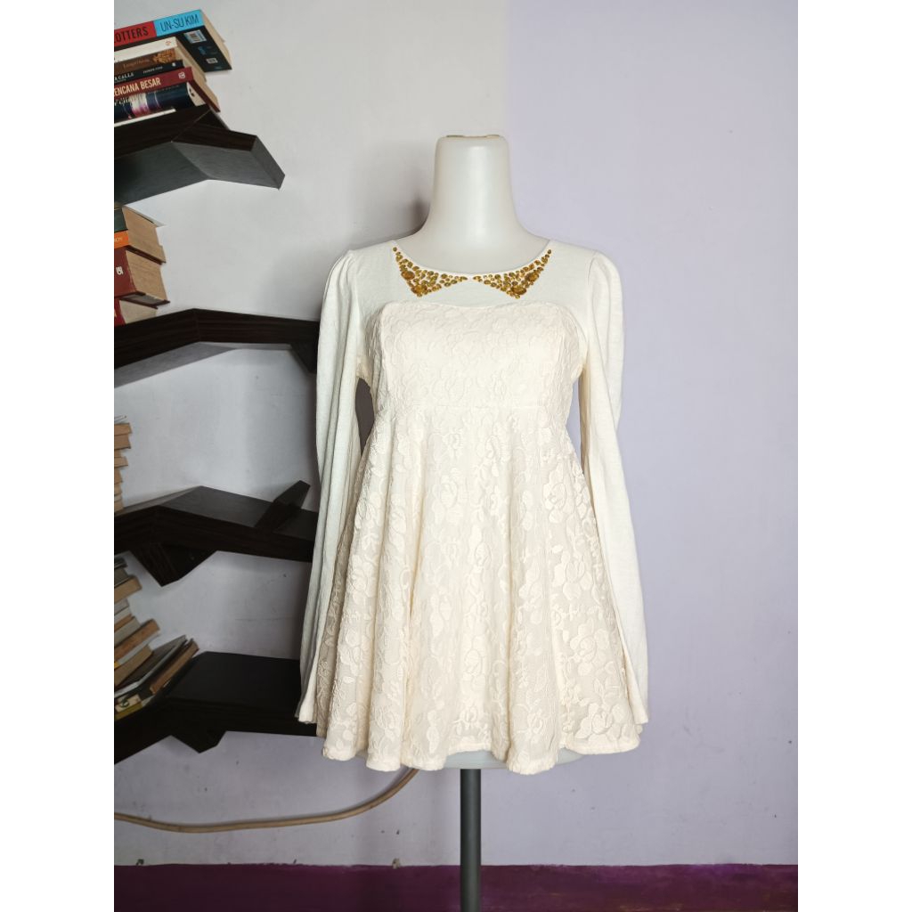 Liz Lisa Top Brukat Megar Mix Kaos