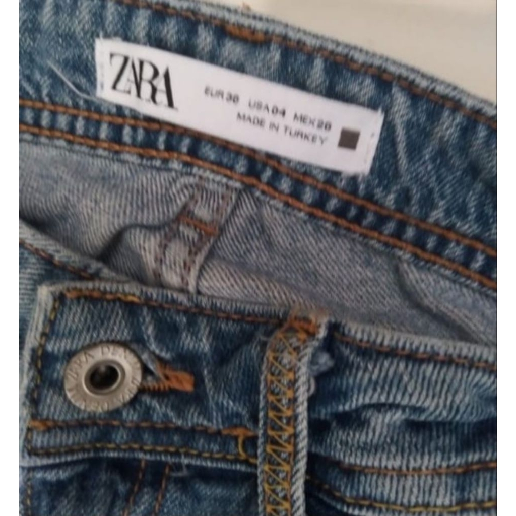 ZARA ripped Jeans