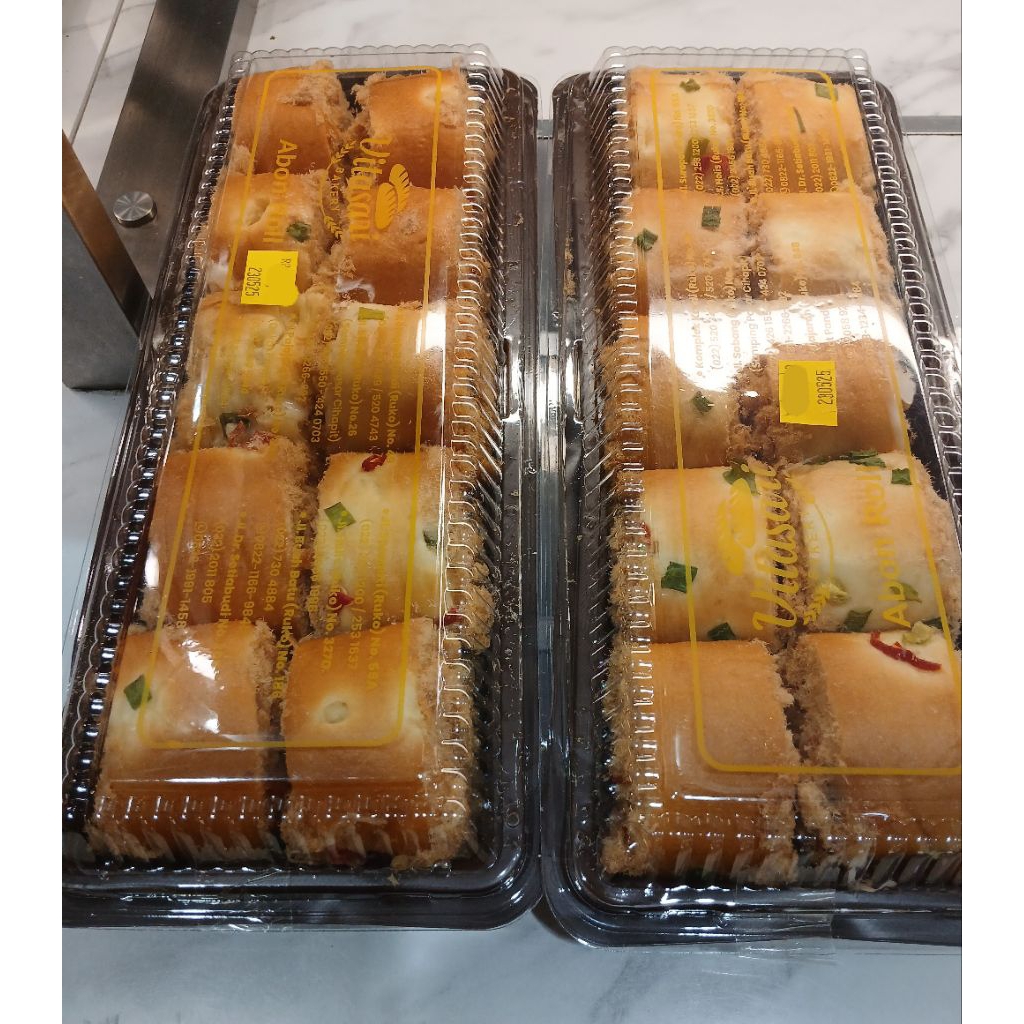 

Roti abon roll - abon roll vitasari bakery - Oleh-oleh Bandung