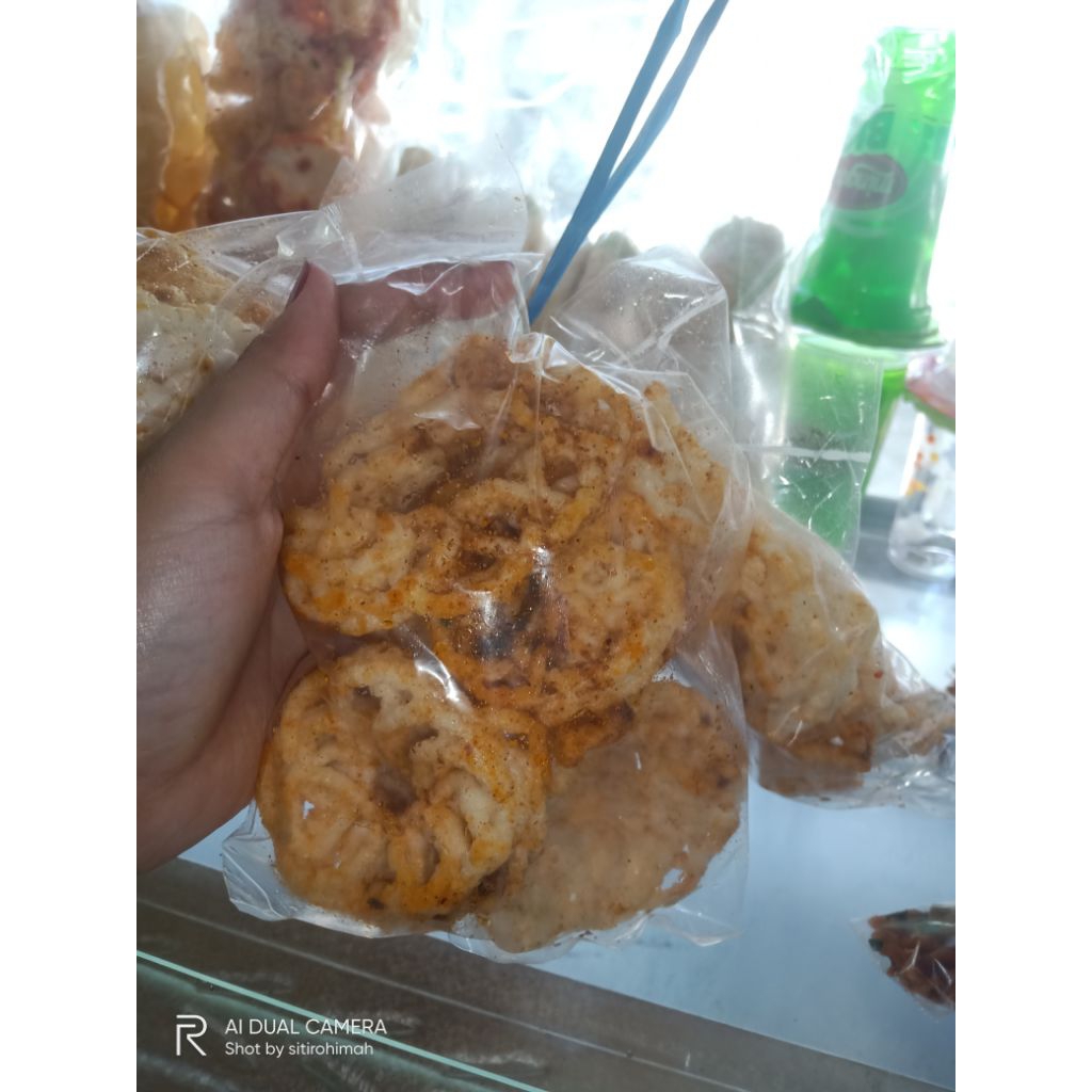 

Kerupuk mawar pedas