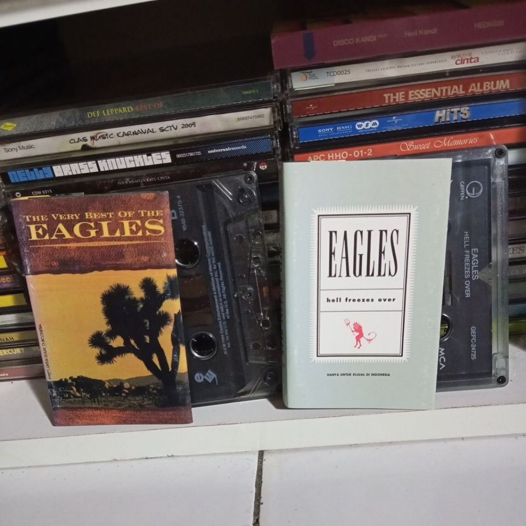 paket kaset pita eagles