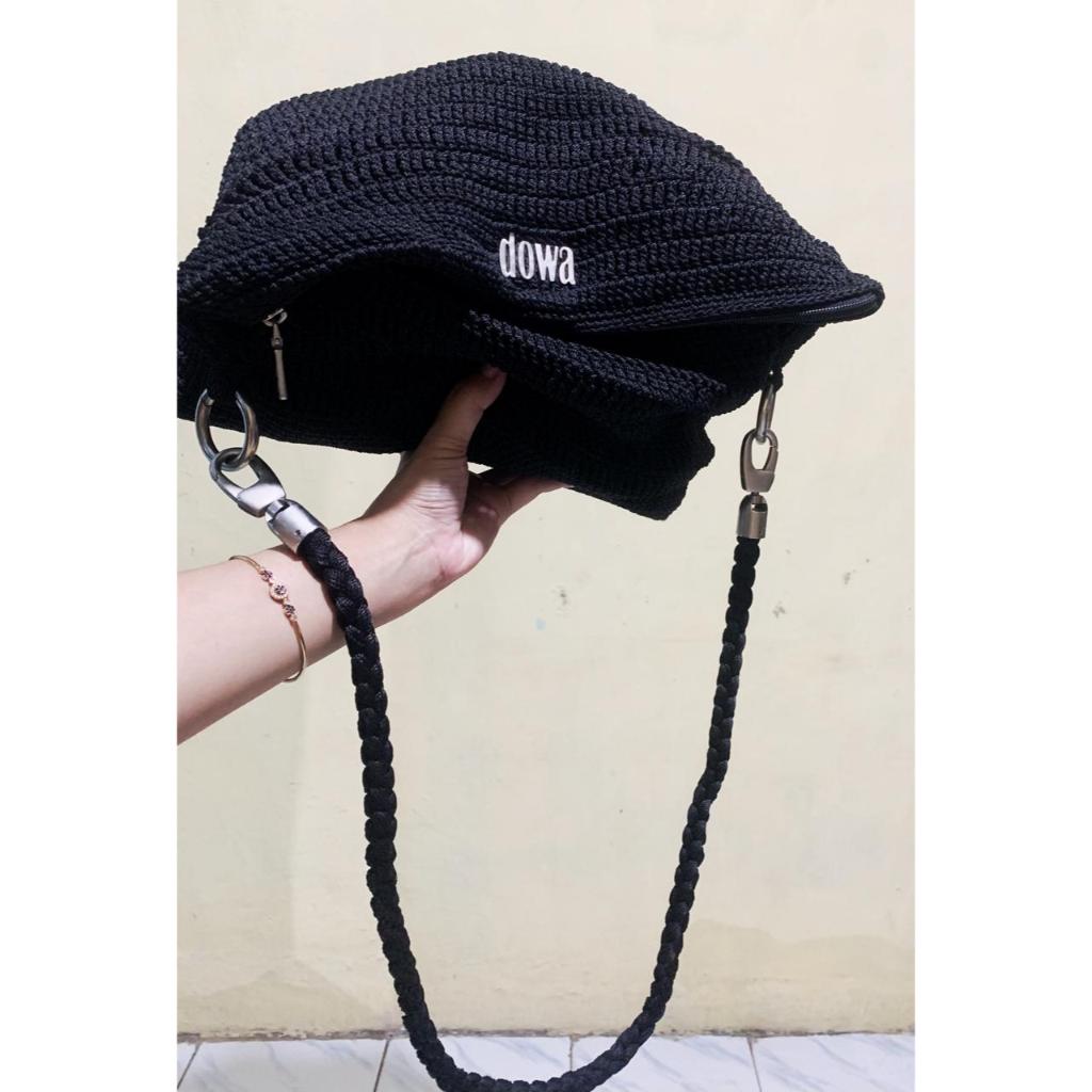 preloved tas dowa hitam tali panjang