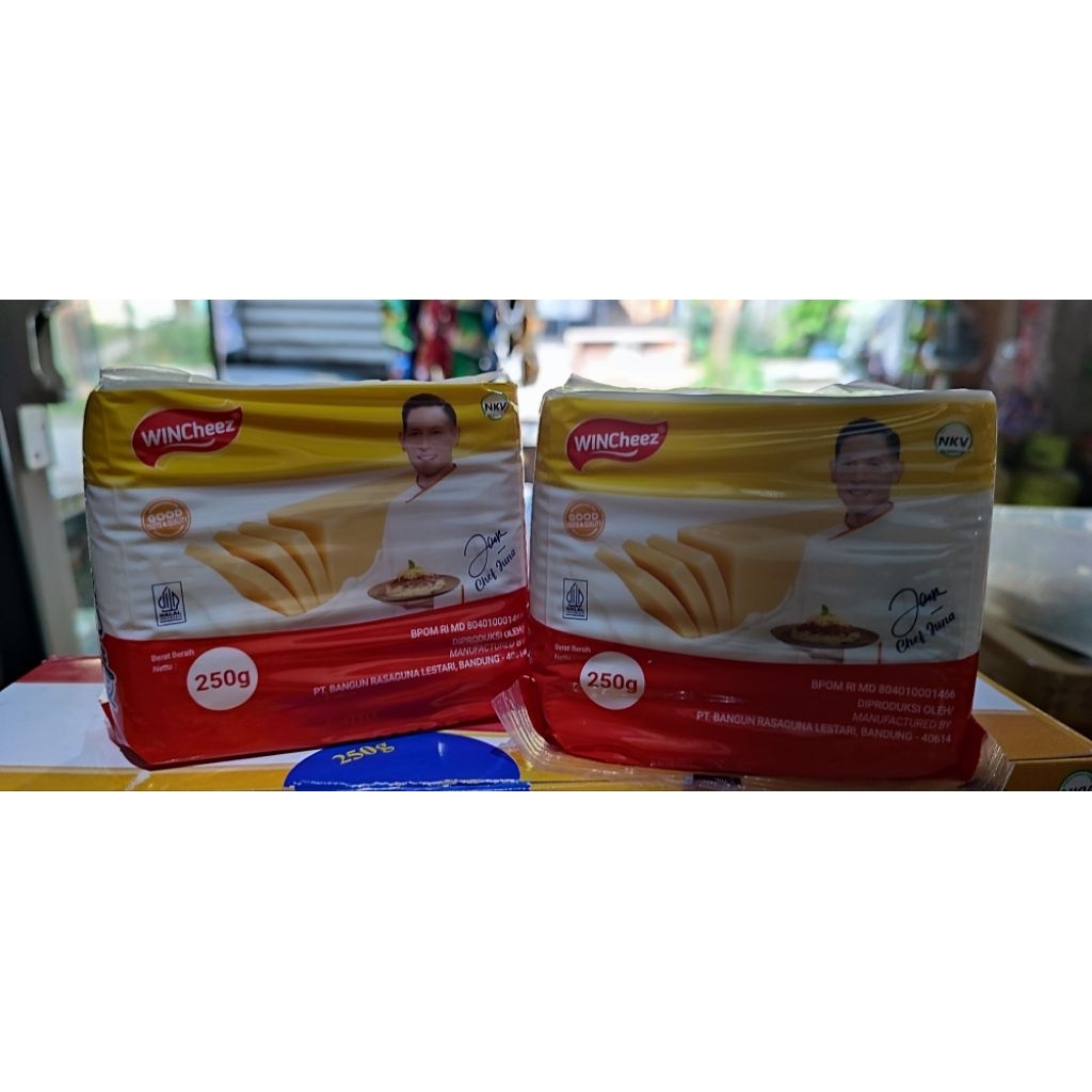 

Keju WinCheez Cheddar 250gr 1 Pak Isi 8 Pcs