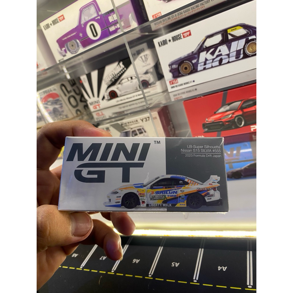 Mini GT LB Shilhouette Nissan S15 (Sailun)
