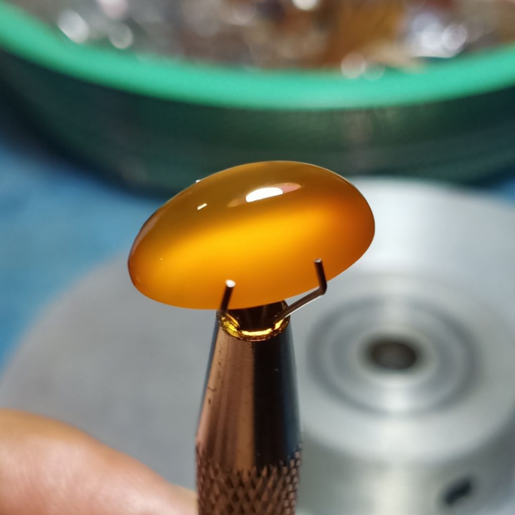 Batu Raflesia Luster Mata Kucing - Orange Chalcedony