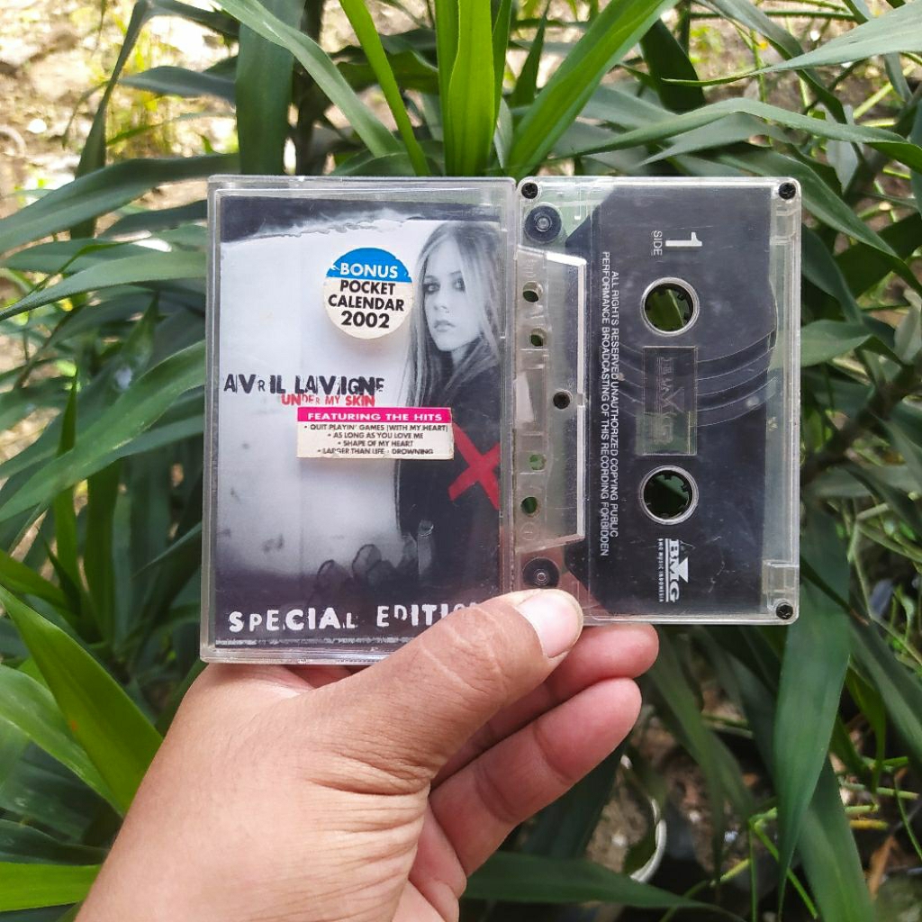Kaset Pita Avril Lavigne - Under My Skin