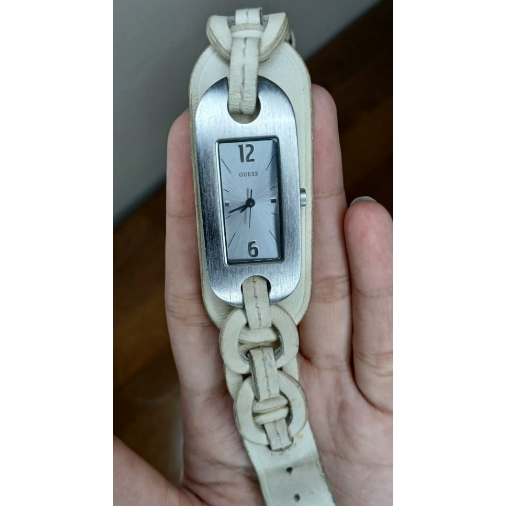 SALE PRELOVED JAM TANGAN WANITA GUESS