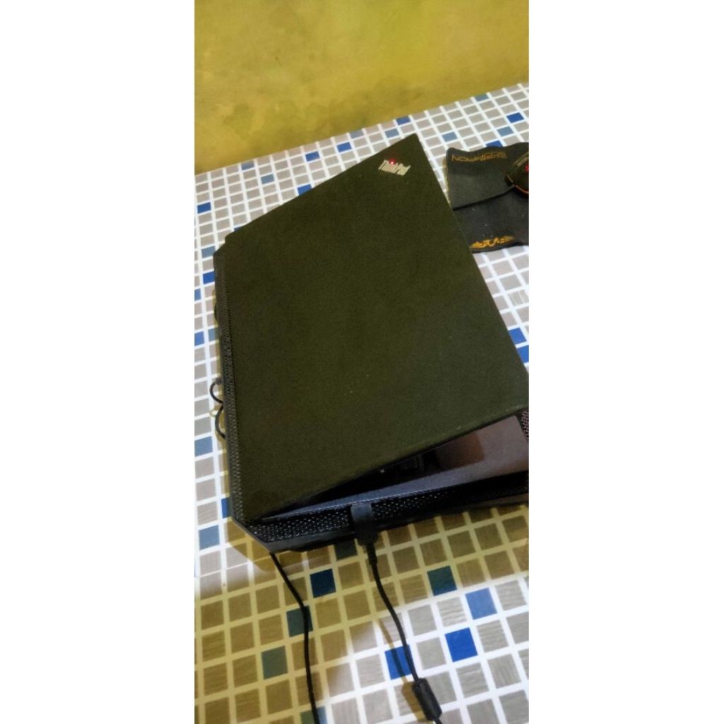 Lenovo L390 (Touch screen)