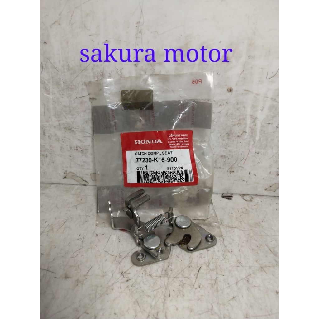 LAWAN KUNCI JOK SCOOPY FI 2013-2015/SCOOPY ESP 2017 ORIGINAL HONDA 77230-K16-900