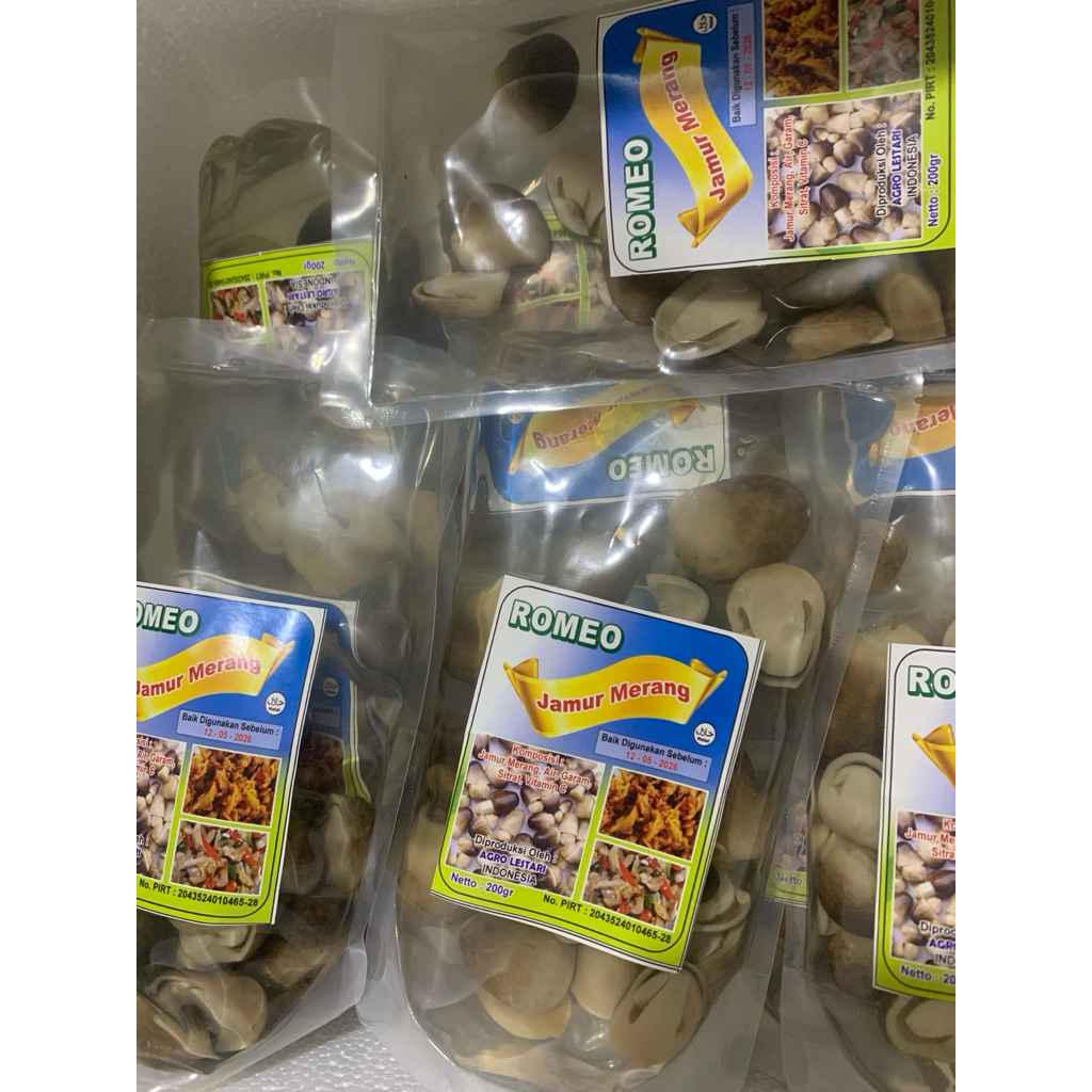 

Jamur Merang Bulat Belah Romeo - 200gram