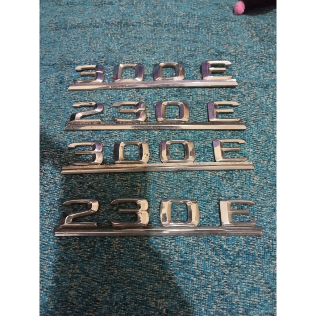 emblem bagasi mercedes-benz w124 300e 230e