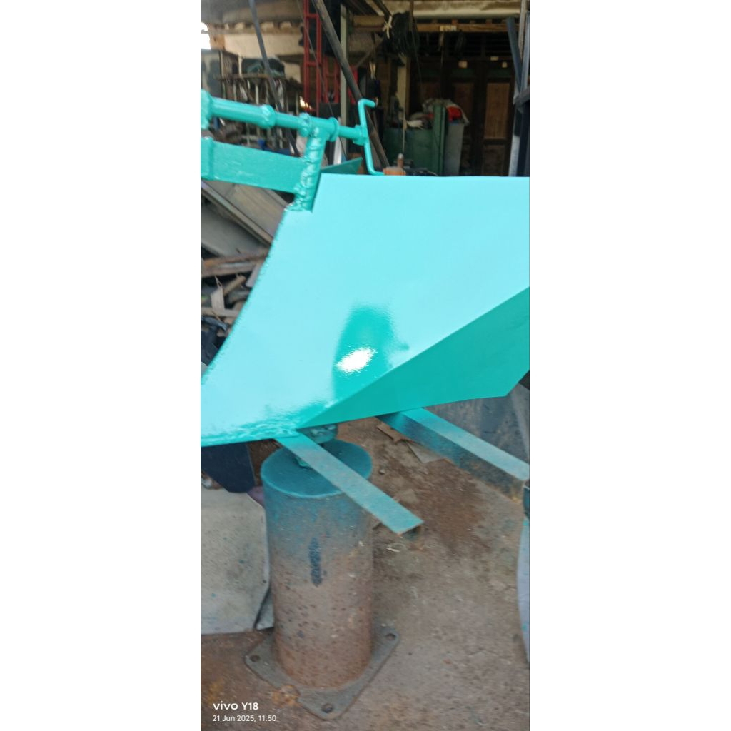 ridger atau singkal kupu untuk cultivator