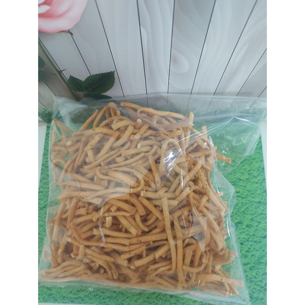 

Stik Bawang Gurih, renyah dan murah. ukuran 500gr dan 1kg