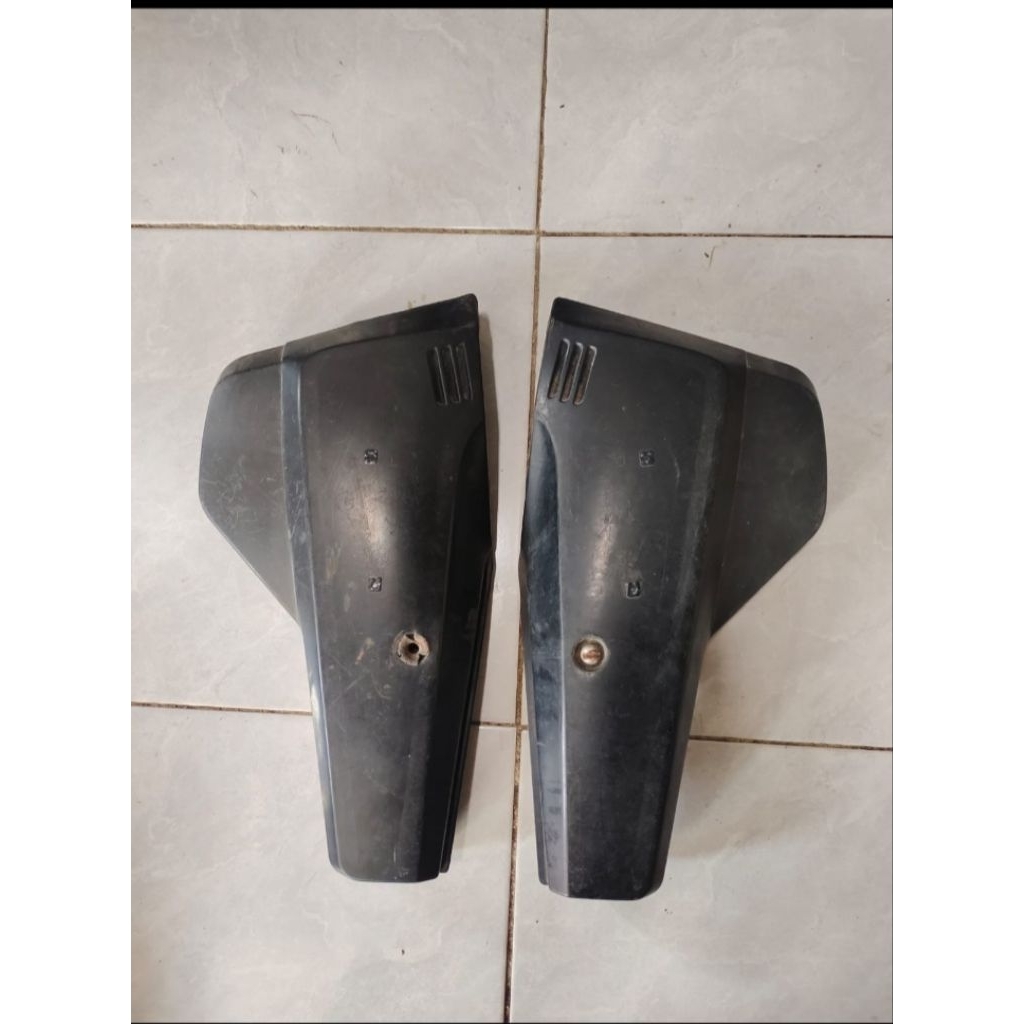 Cover box tutup tepong tutup aki Suzuki  A 100 bekas original