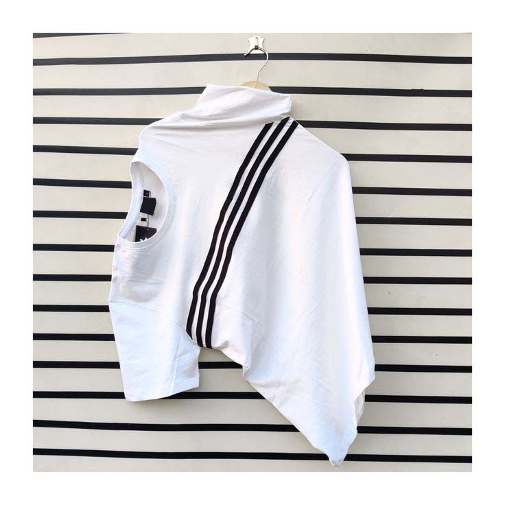 Kaos stripe garis tiga kaos motif garis atasan pria baju fashion hitam putih kaos murah