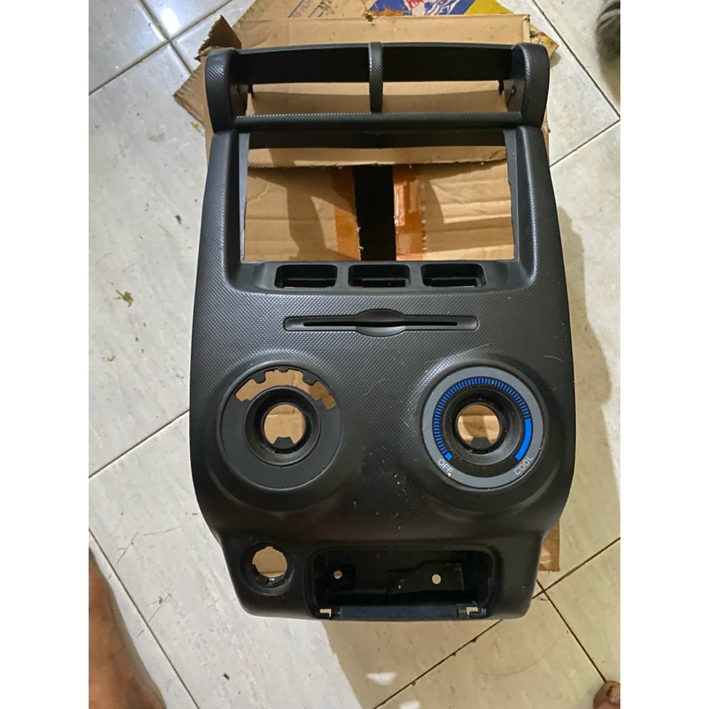 Panel Tape / Panel dashboard tengah avanza xenia 2004-2006 Hitam copotan