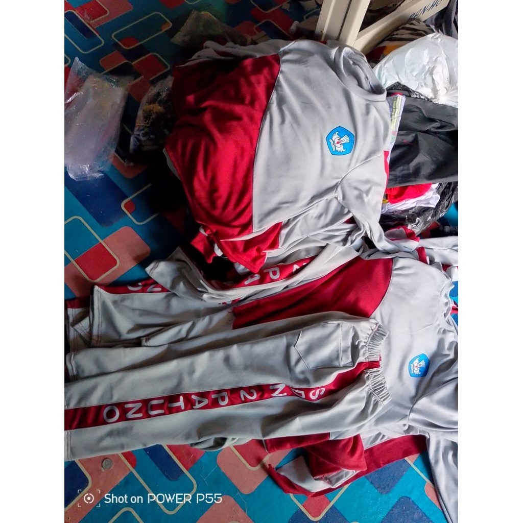 seragam olahraga sekolah