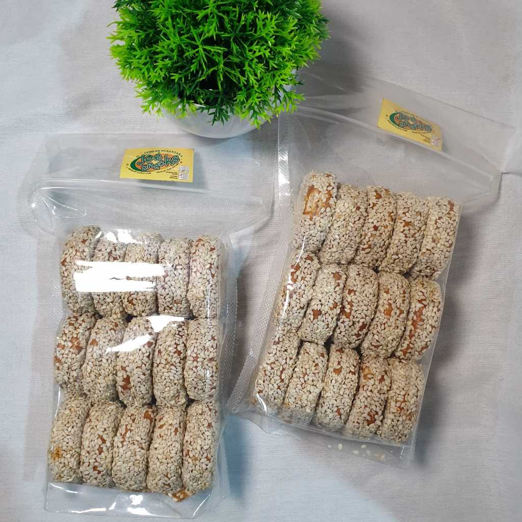 

Marie Wijen/ Biskuit Wijen/ Biskuit marie wijen/ Biskuit Caramel/ Biskuit karamel bersalut wijen 200gram