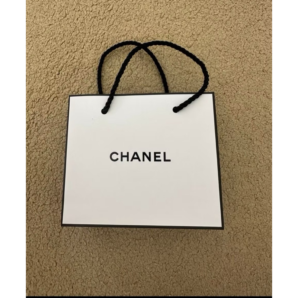 

paperbag chanel kecil