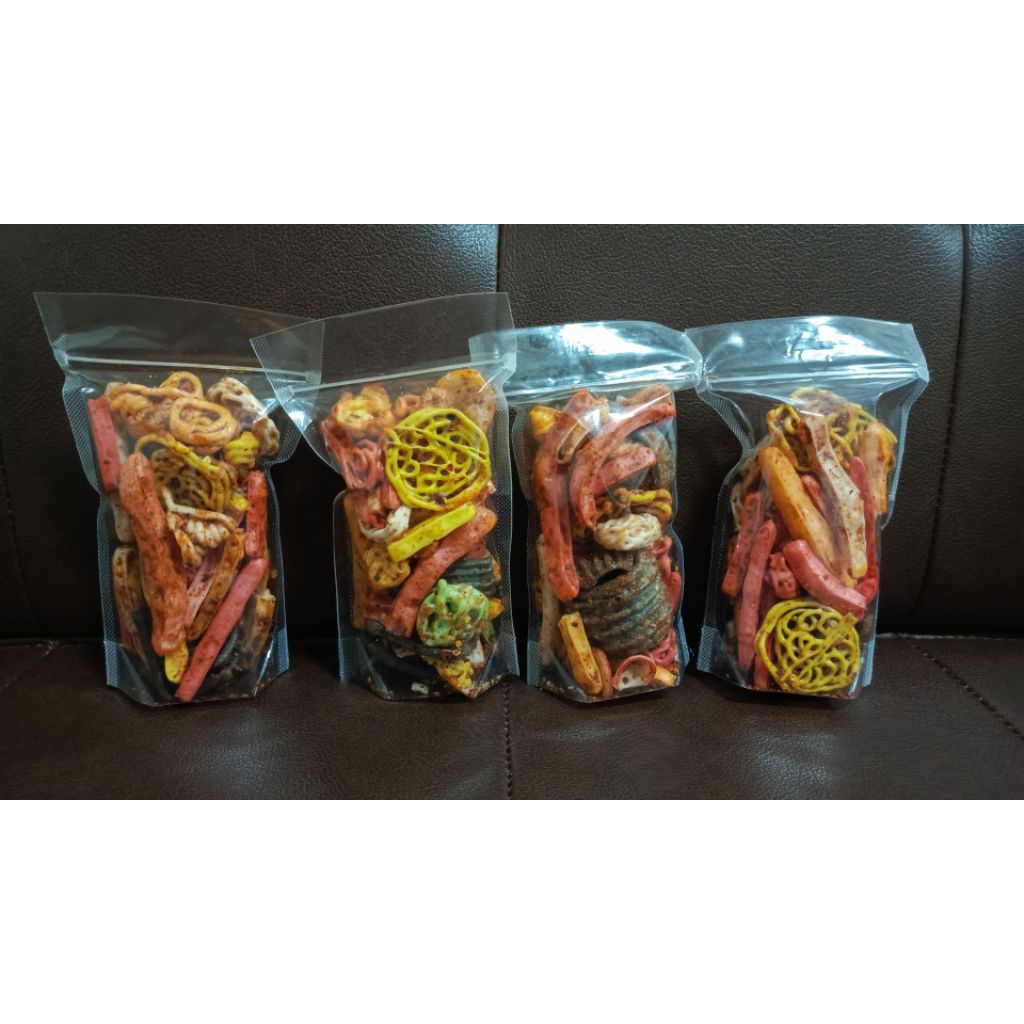 

Kerupuk Seblak Mix Pedas / Kerupuk Seblak Campur Pedas