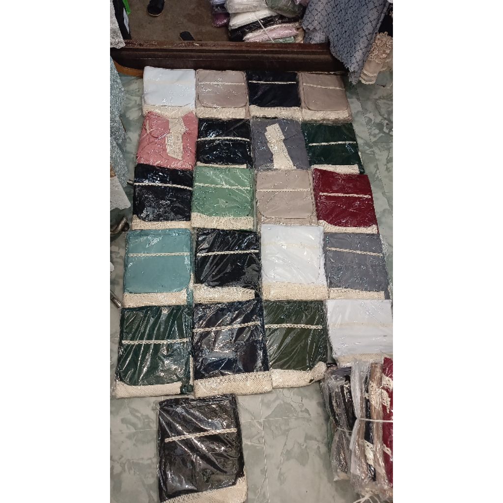 mukena rayon polos renda besar