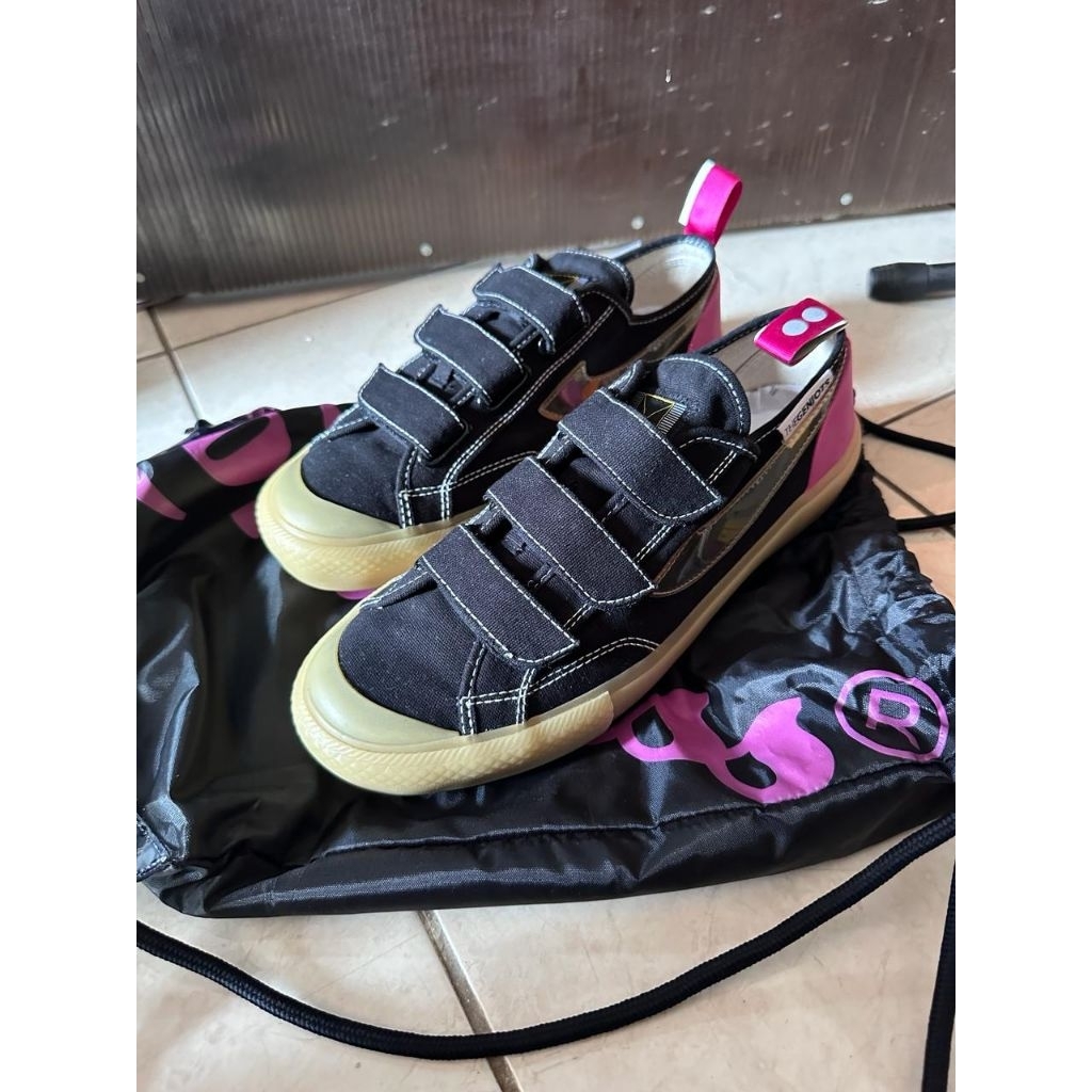 sepatu compass the genjots magenta size 42