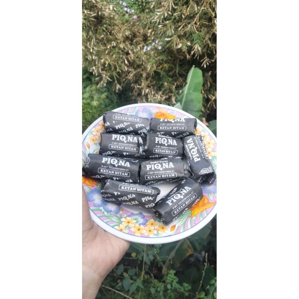 

Dodol Garut Rasa Ketan Hitam 250 gram Dodol Kertas Ketan Hitam