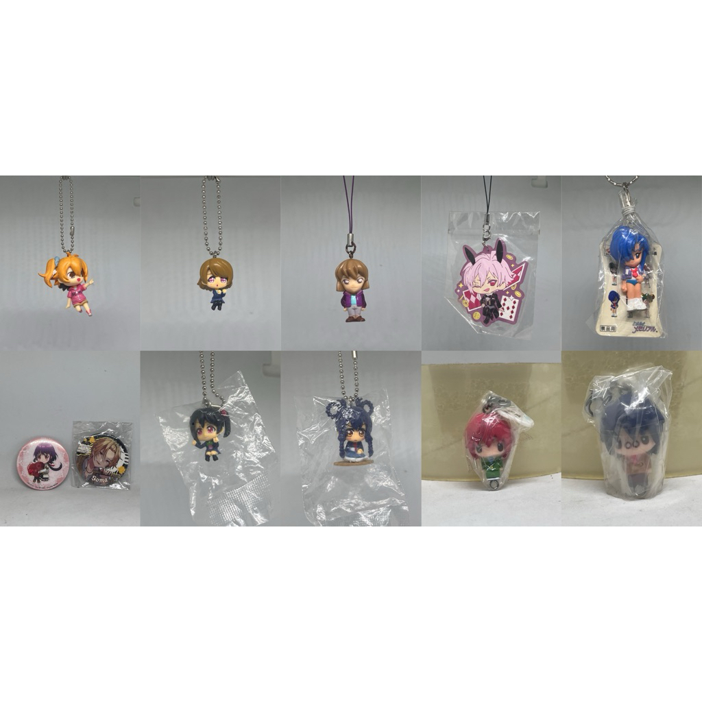 gantungan kunci anime random gatau nama karakternya mayoritas cewek cantik ada rubber figure pin bad