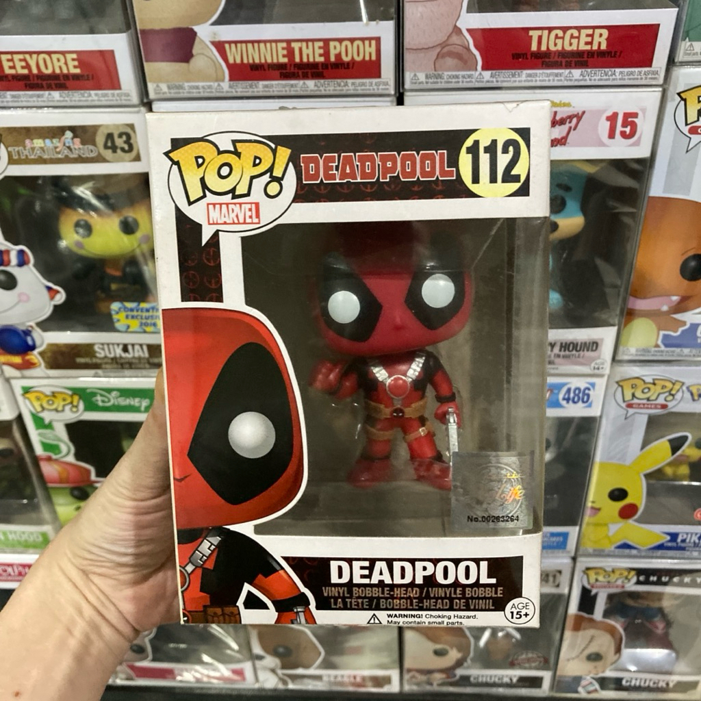 Original funko pop deadpool thumb up marvel