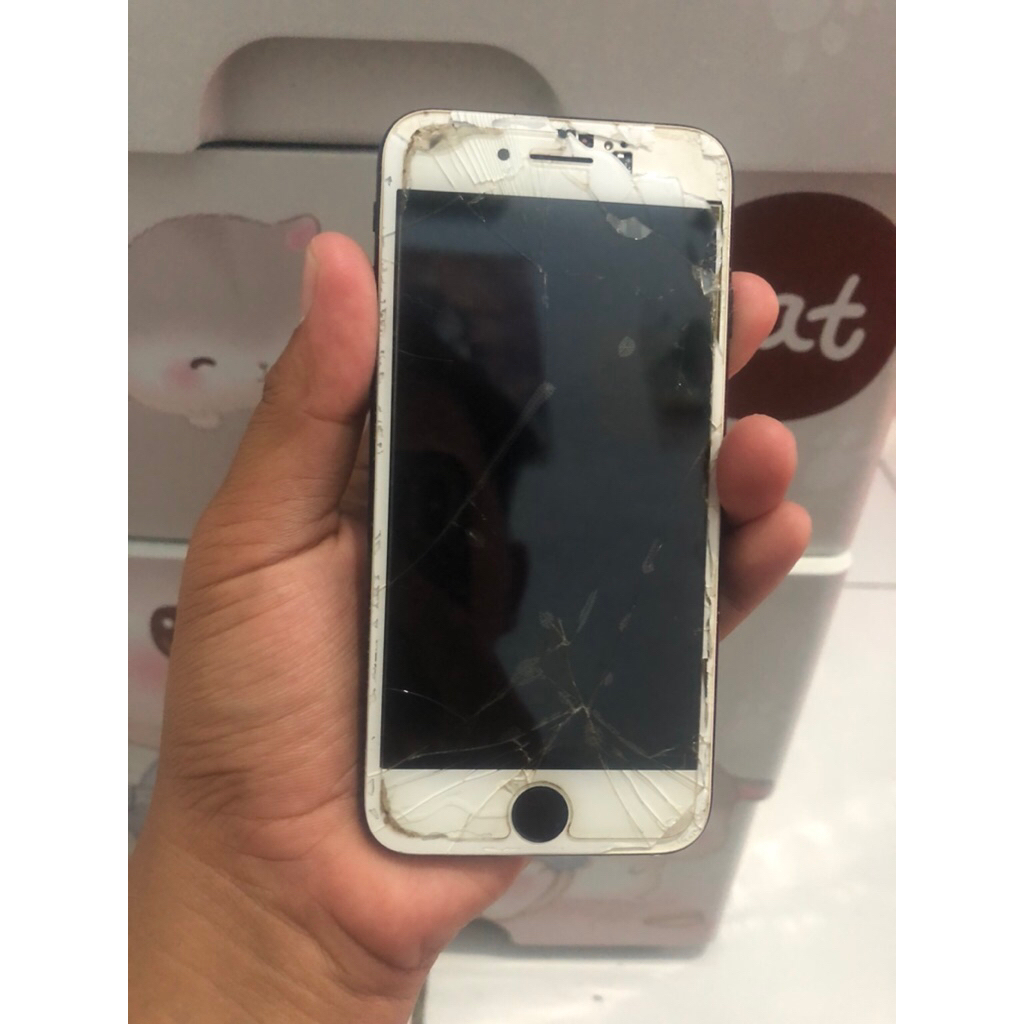 Iphone 7 Jet Black 128gb dan iphone 7 32gb