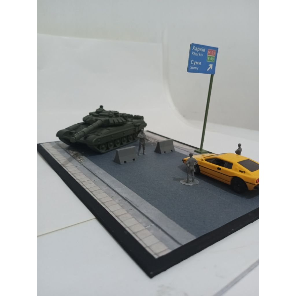 Diorama Hotwheels Blokade Jalan Skenario Perang Ukraina Rusia