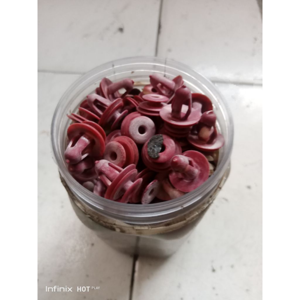 Klip kancing ori  Kijang/Universal (BEKAS?