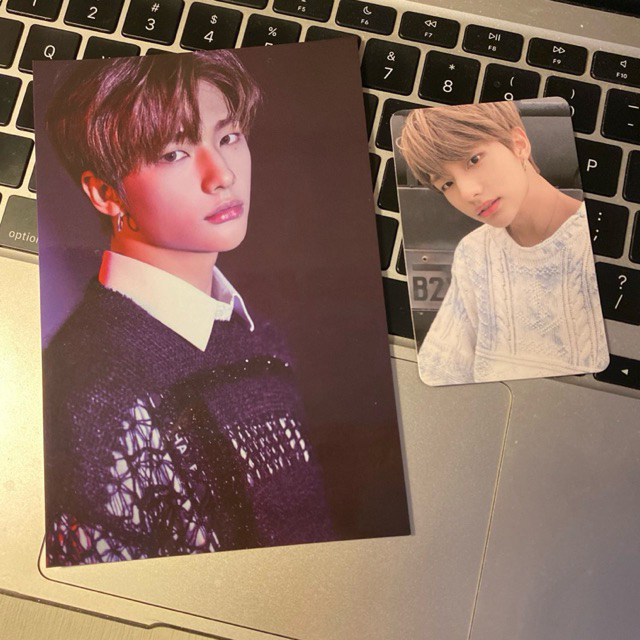 STRAY KIDS HYUNJIN OFFICIAL PHOTOCARD POSTCARD YELLOW WOOD