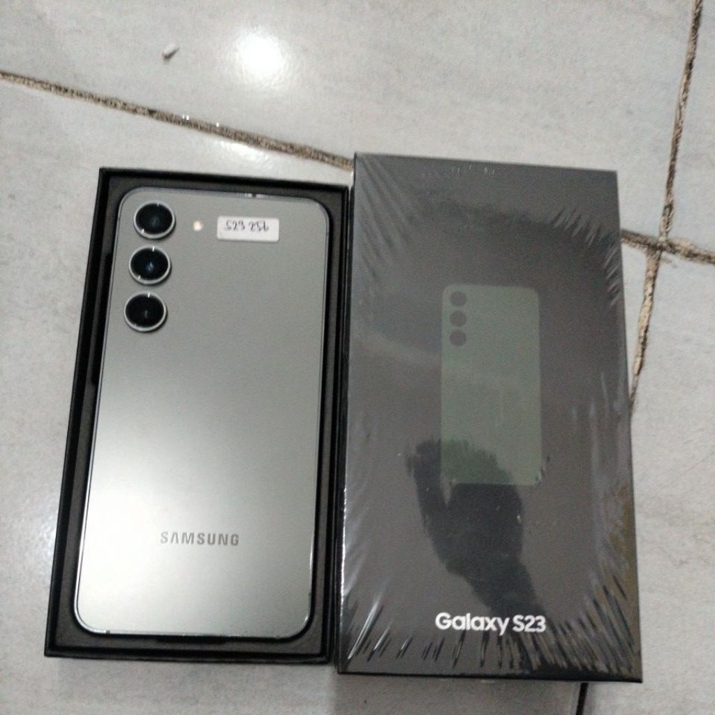 Samsung s23 8/256 green second