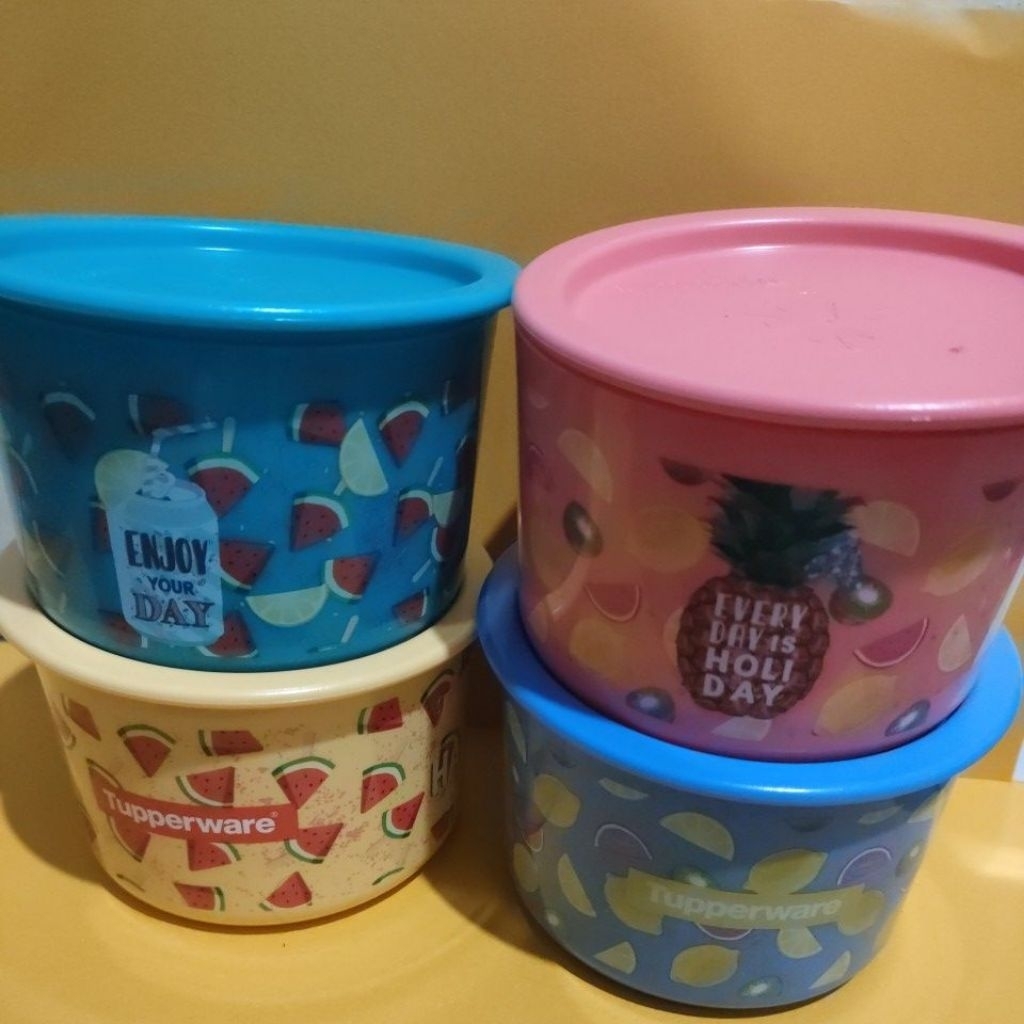 Tupperware 1 Set