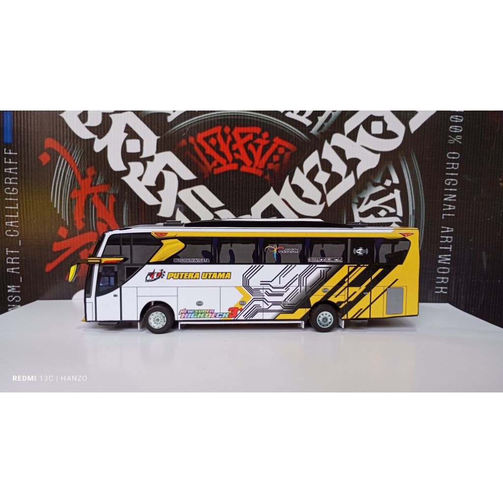 MINIATUR BUS JB3 PAPERCRAFT RAHMA NURSYIFA Putera Utama