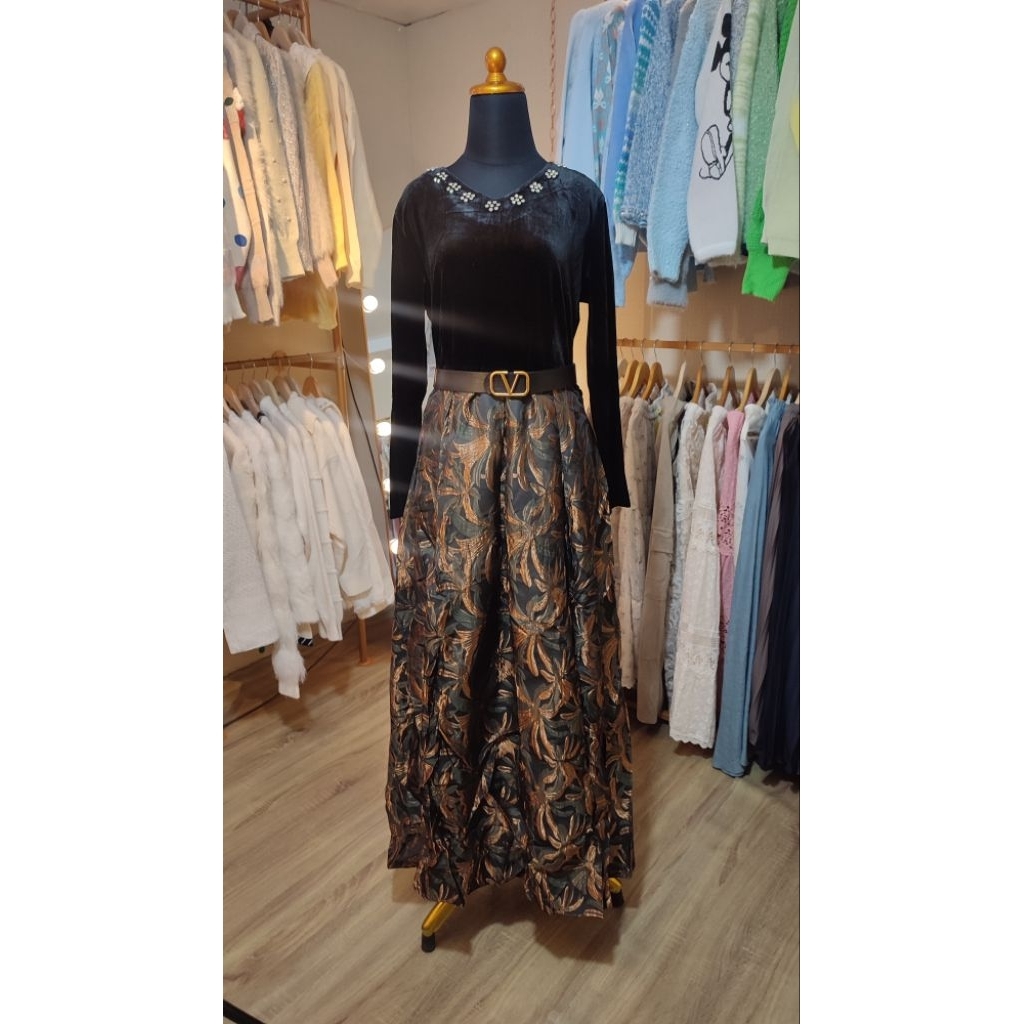 Dress Gamis Velvet Hitam Gold Blink Mewah