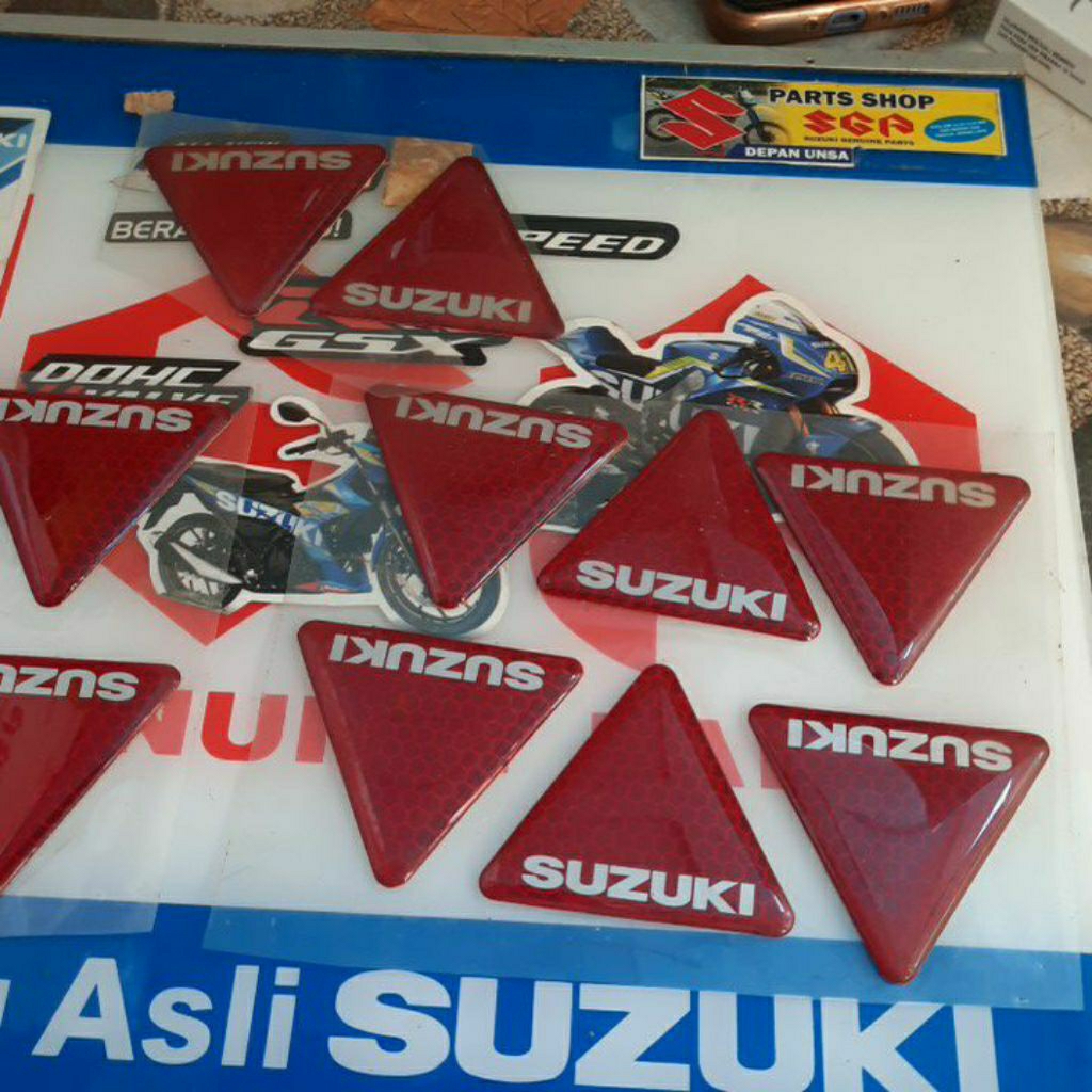Emblem slebor belakang suzuki shogun kebo 110/satria 2 tak/thunder 250 asli suzuki SGP