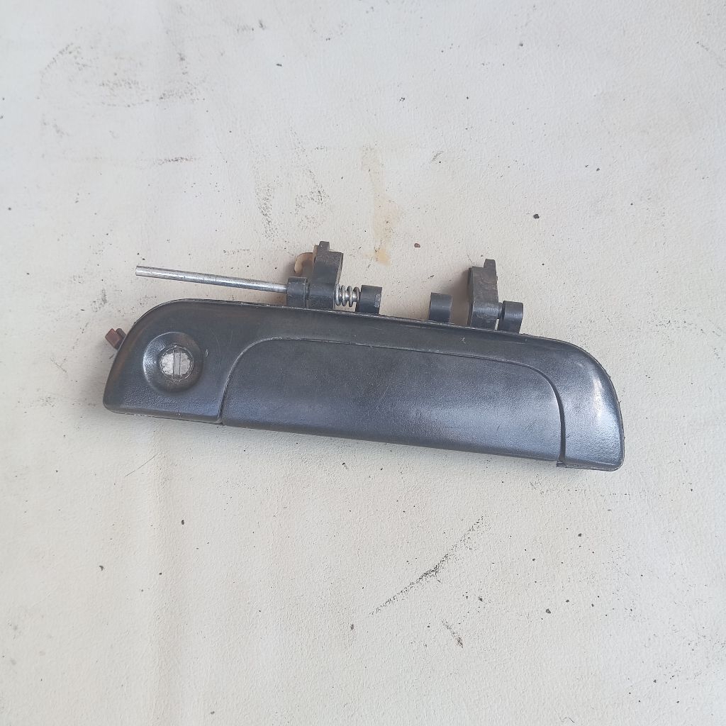 Handle depan kanan suzuki baleno