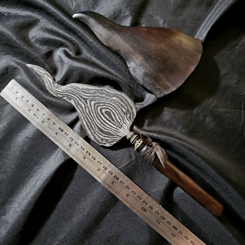 Banyak Angrem Pamor Junjung Derajat