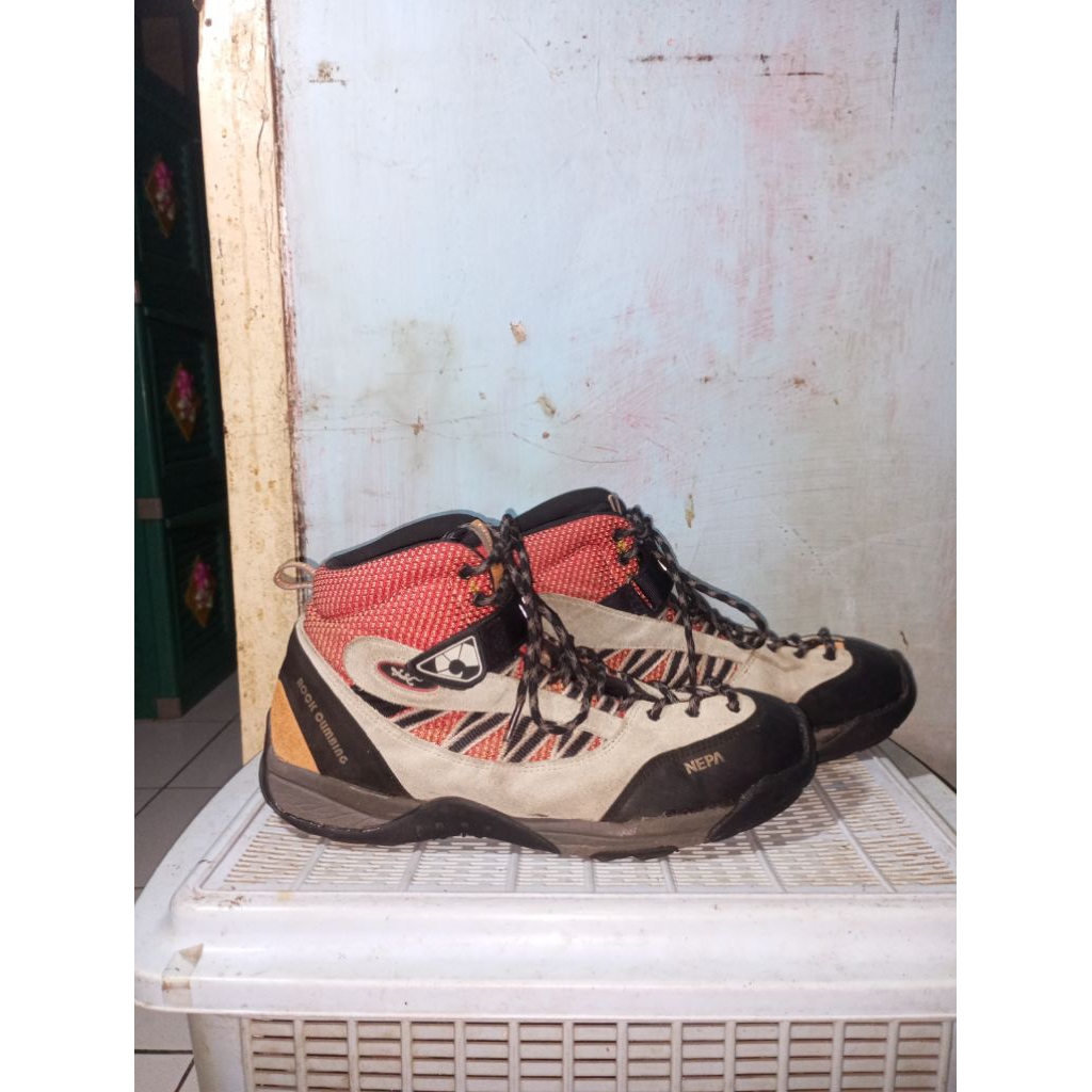 SEPATU NEPA XPIDER SIZE 44