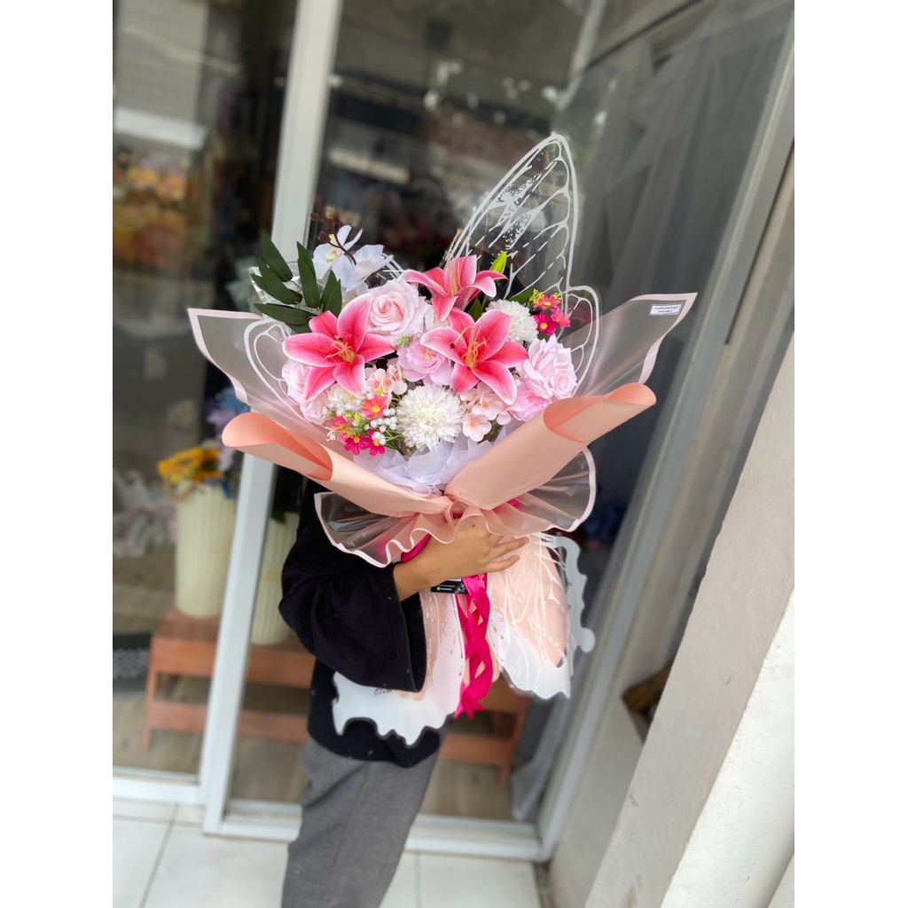 Butterfly flowers artificial with pink lily bouquet / buket bunga kupu kupu lily pink