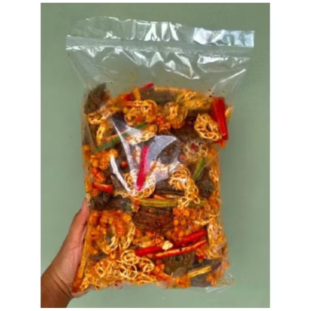 

Seblak kerupuk campur ( Mix ) pedas daun jeruk