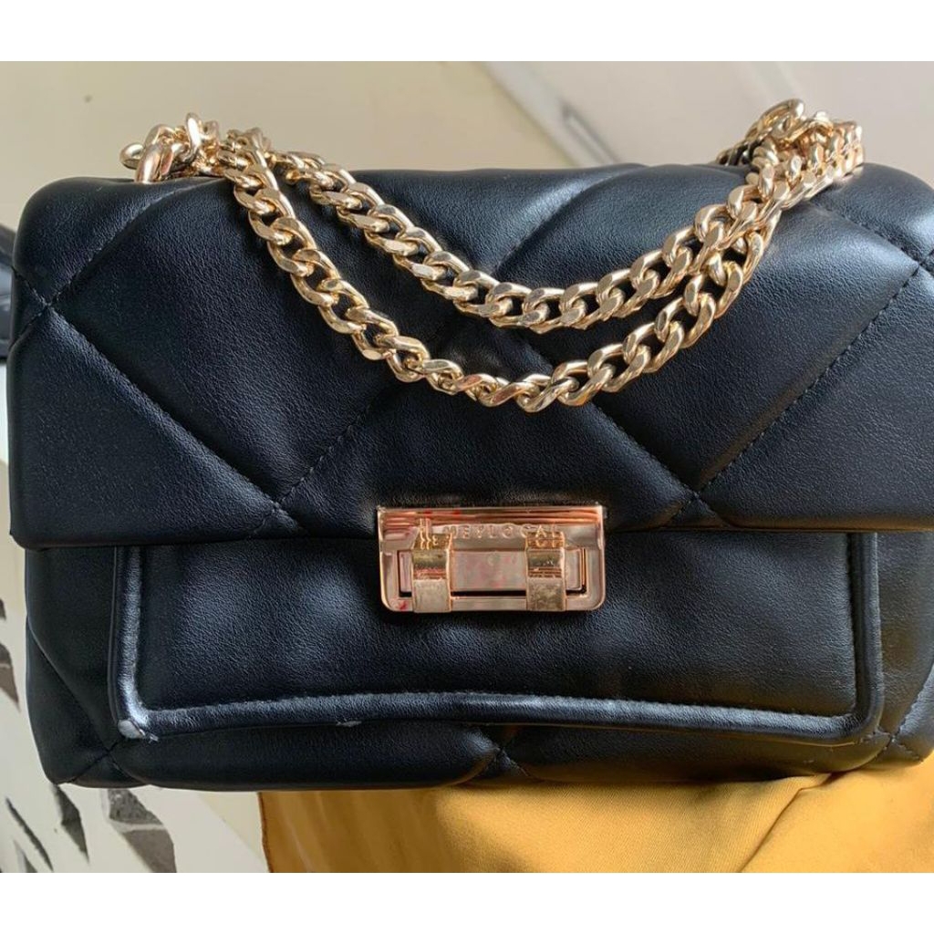 Tas slempang Brand Lokal @heylocal.id