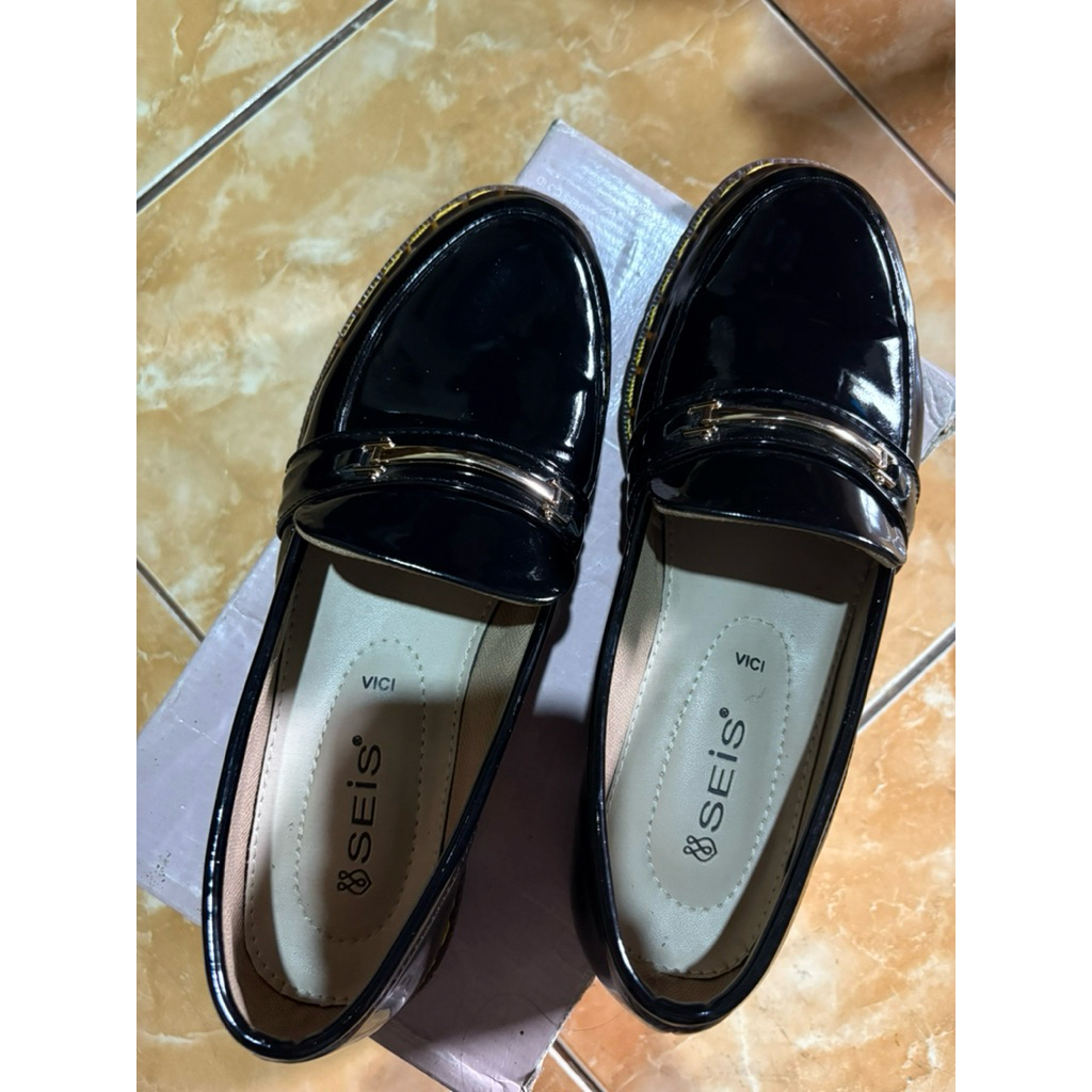 Preloved Sepatu Seis