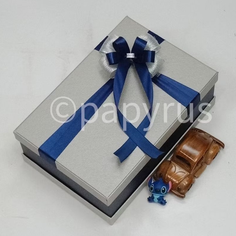 

PAPYRUS Sandwich 20x30 Tinggi 30cm Kotak Kado Gift Box Hadiah V3