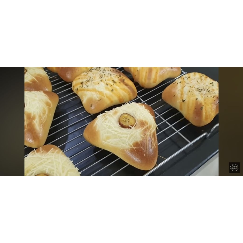 

roti segitiga isi coklat pisang toping keju pisang isi10