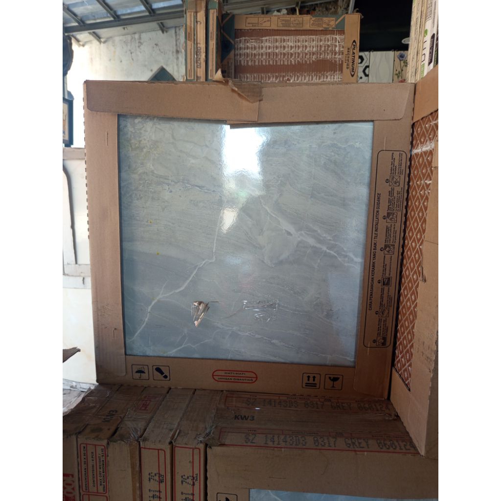 keramik 50x50 glosy grey by concord