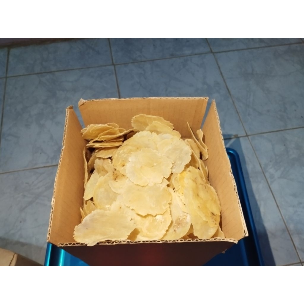 

emping melinjo mentah berat bersih 1Kg Packing menggunakan DUS