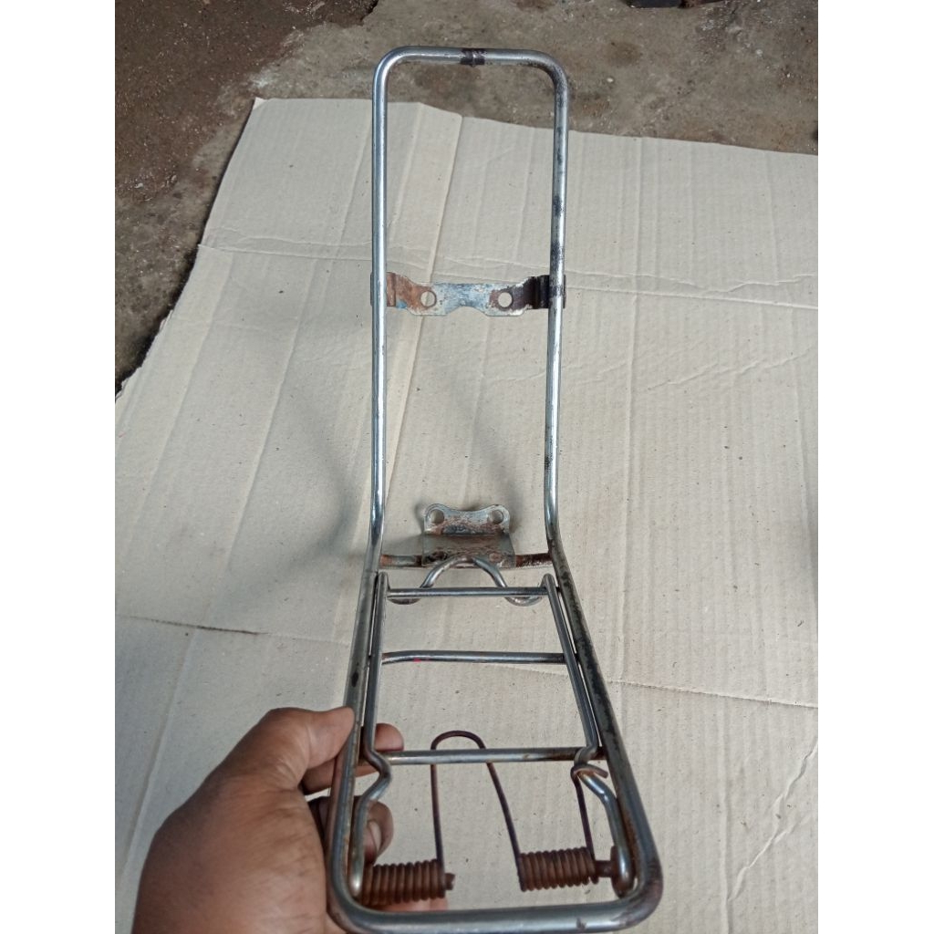 rak jepitan depan Yamaha v80 v75